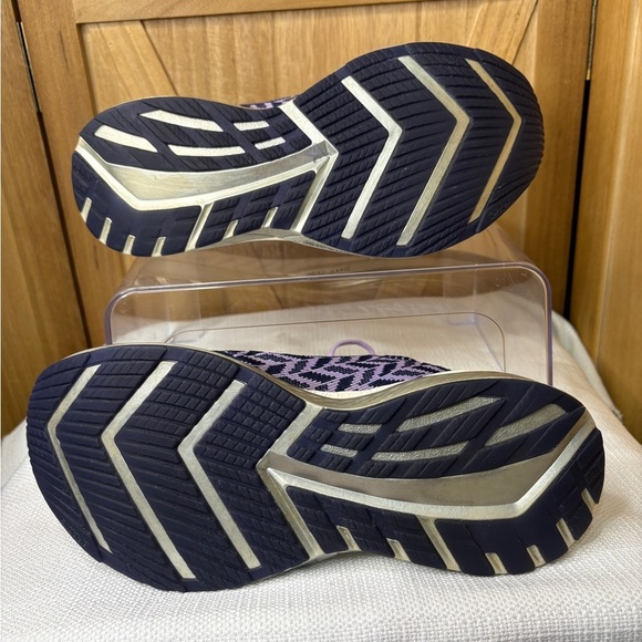 Brooks Blue and Purple Athletic Running Shoes with Knit Upper Size 7 - Picture 7 of 7